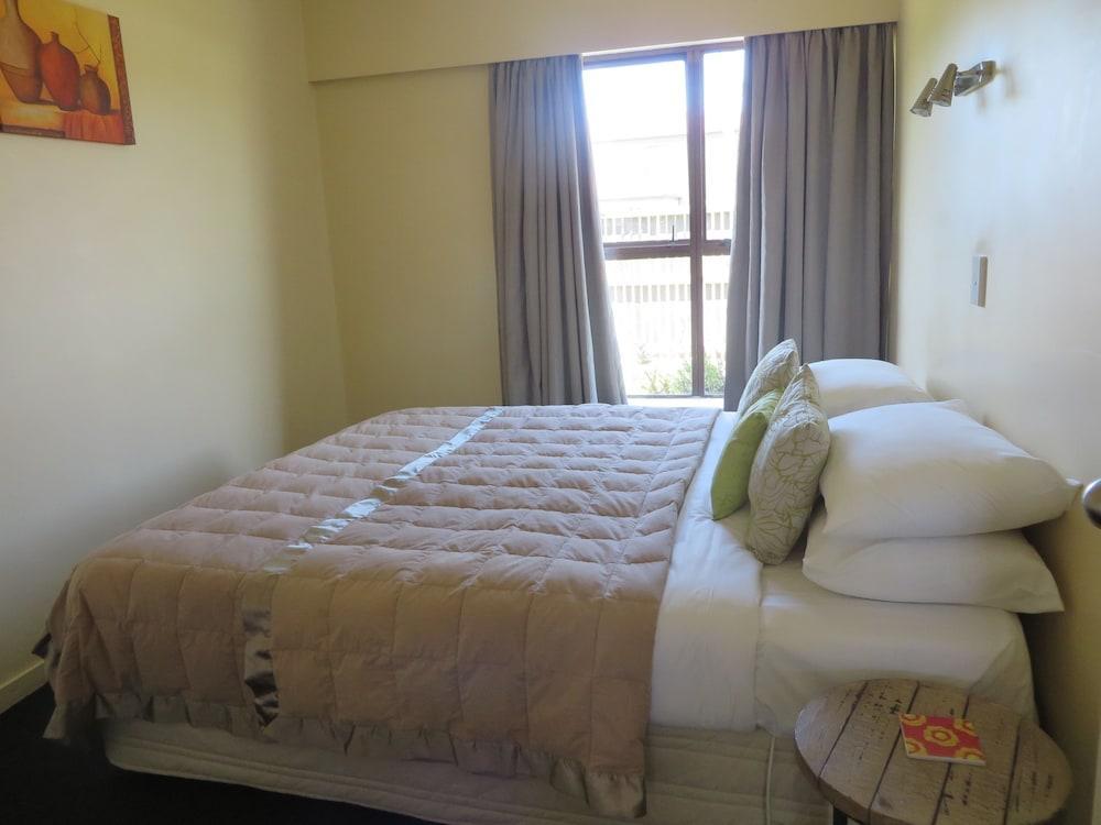 Colonial Motel เบลนิม ภายนอก รูปภาพ
