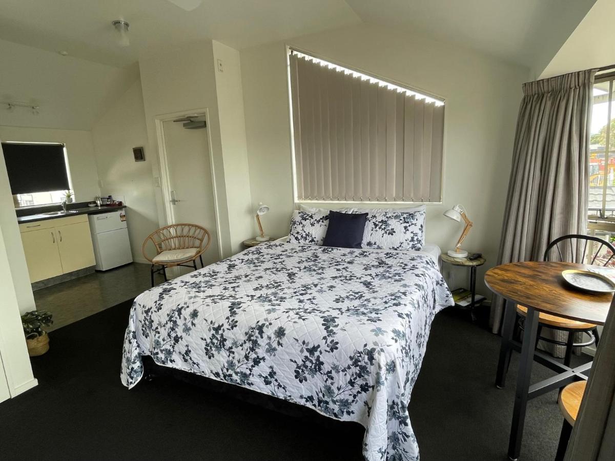 Colonial Motel เบลนิม ภายนอก รูปภาพ