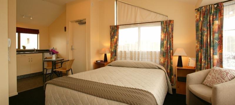 Colonial Motel เบลนิม ภายนอก รูปภาพ